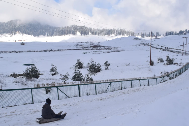 This marks the beginning of the winter tourism season of Kashmir