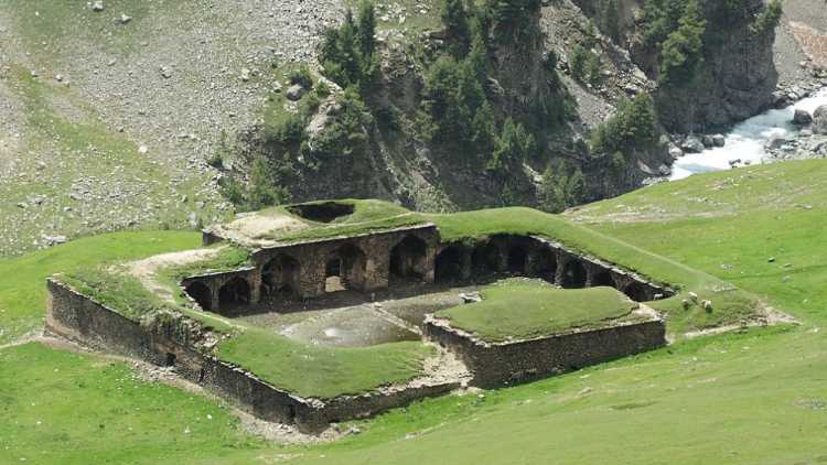 Mughal era inn on Mughal road (wikepedia)