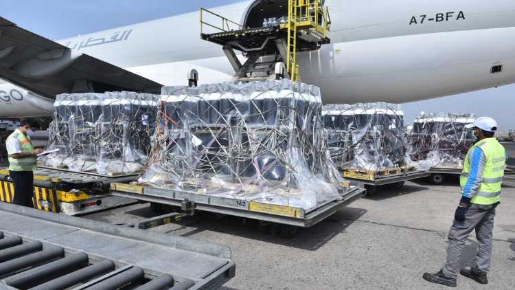 India thanks Qatar Airways for 1,350 oxygen cylinders
