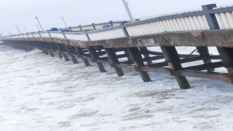 Heavy rain lash Kerala, coastal areas badly affected