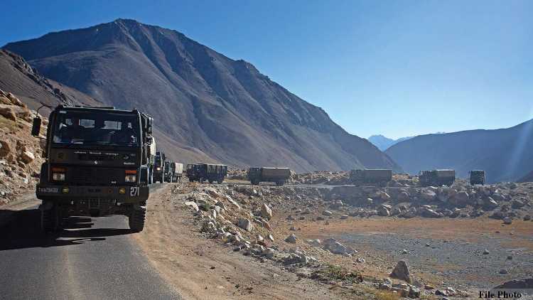 Indian army convoy on way to Galwan