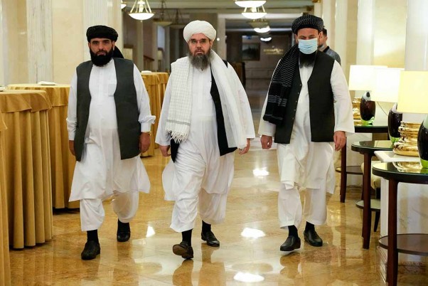 Mullah Baradar and his aides coming for the talks at Doha