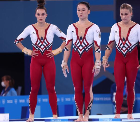 German gymnasts defy sexist dress code