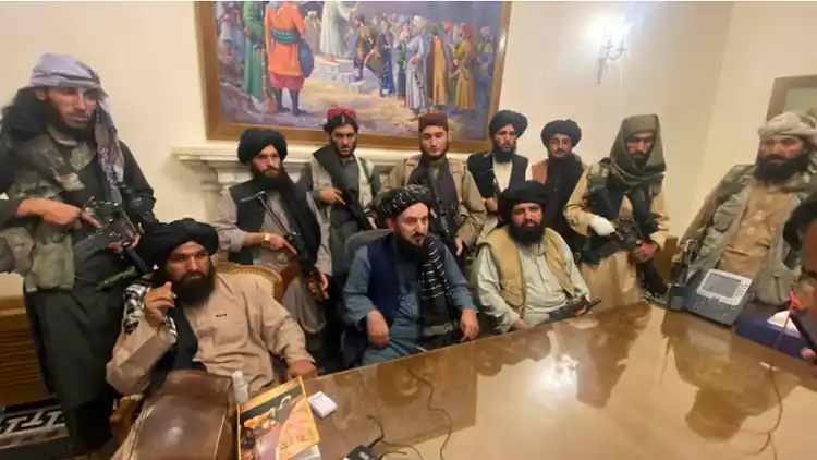 Taliban fighters at Afghan Presidential Palace