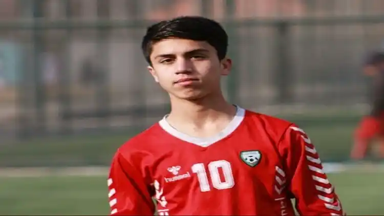 Afghan footballer Anwari dies after clinging to US military aircraft