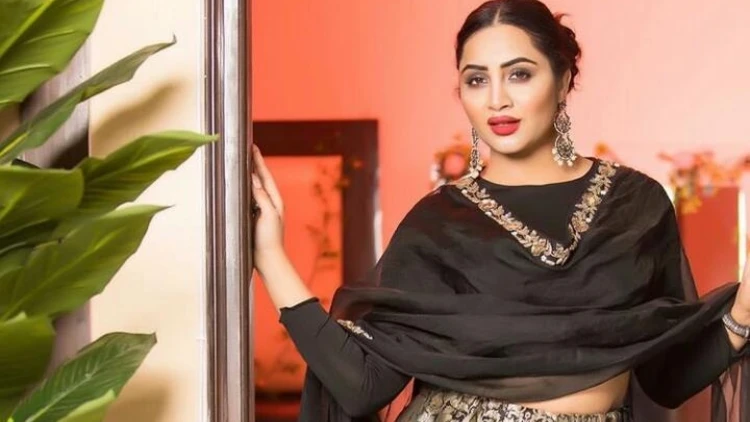 Arshi Khan fears for her engagement to Afghan cricketer