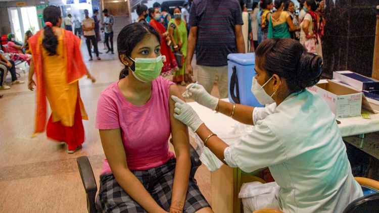 India reports 45,352 new COVID-19 cases, 366 deaths