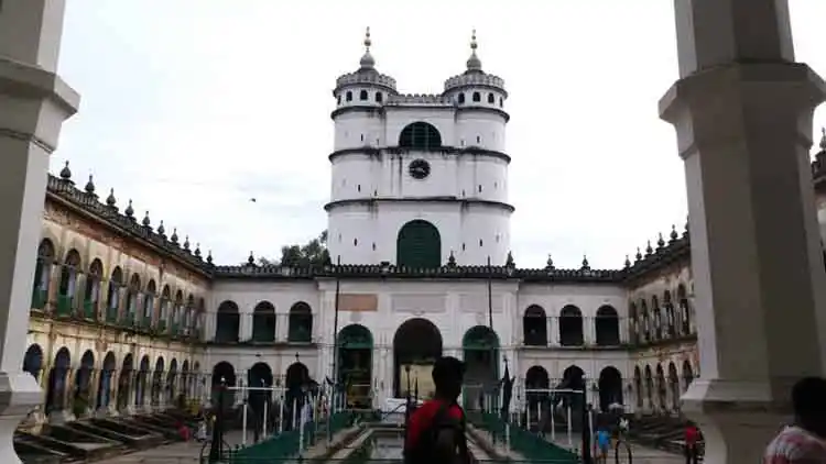 Opulent inside of the Imambara