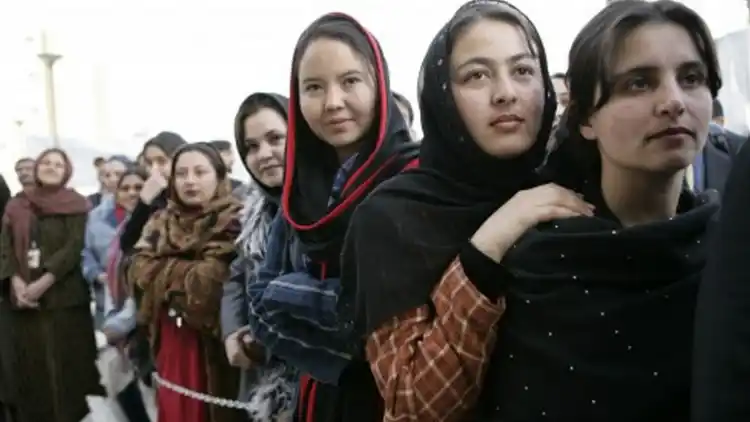 Afghan girls can study in gender-separated univs