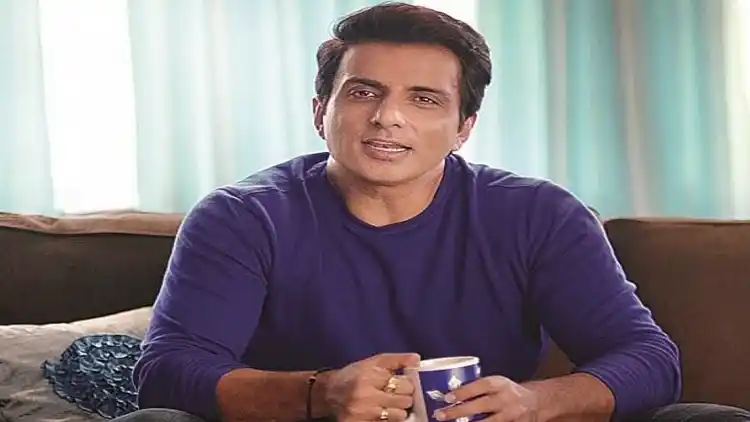 Actor Sonu Sood breaks his silence on IT raid