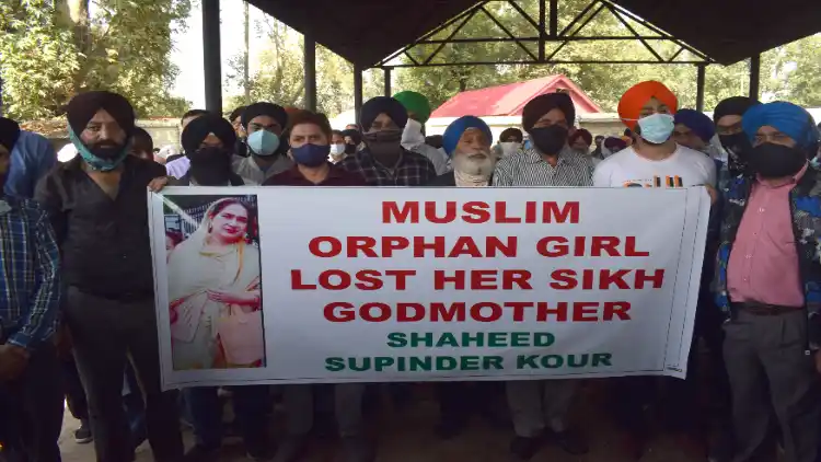 Supinder used to take care of the education of an orphan Muslim girl In Supinder's death, a Muslim girl lost her foster mother