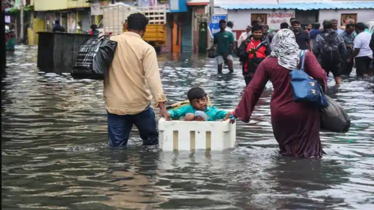Heavy rain lash in Chennai, coastal areas badly affected