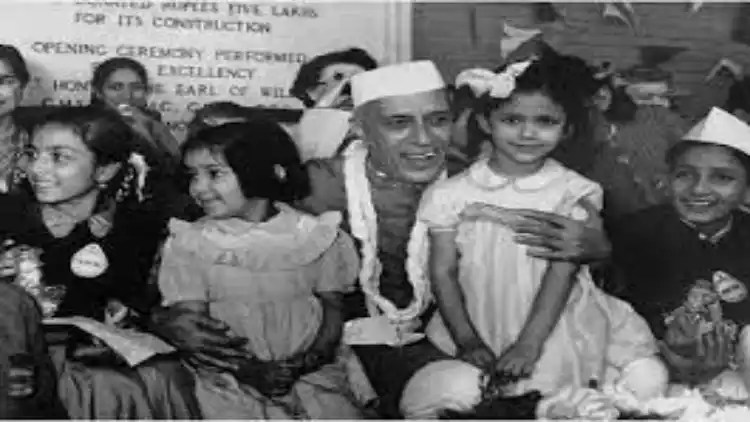 Jawahar Lal Nehru with children