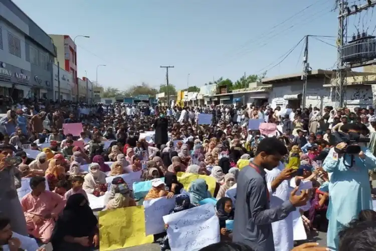 Baloch people protesting in Gwadar