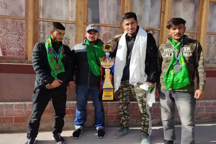 Coach Mahdi Nasiri (In the center) flanked by Murtaza Ali Khuddam, Ali Akbar and Mohammed Hasnain.