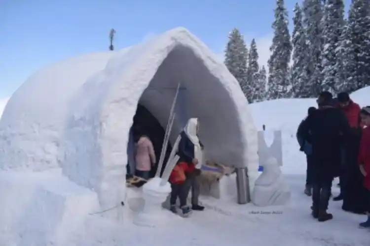 Igloo Cafe in Gulmarg