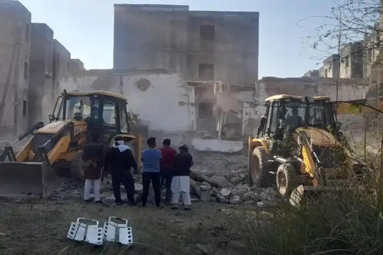 Scene of the house collapse in Delhi.