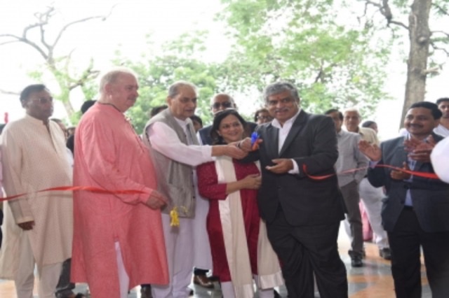 Rahul Bajaj with Nandan Nilekani of Infosys, who inaugurated the Bajaj Institute of Technology on September 26, 2019