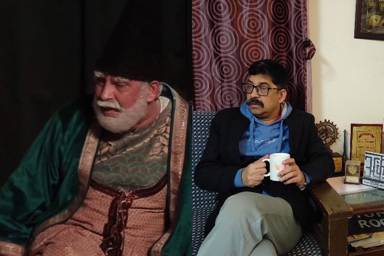Dr.M. Sayeed Alam (In frame as Ghalib (L), (R)while interacting with Awaz the Voice)