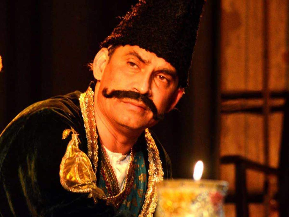 Sayeed Alam as Mirza Ghalib in the play Ghalib