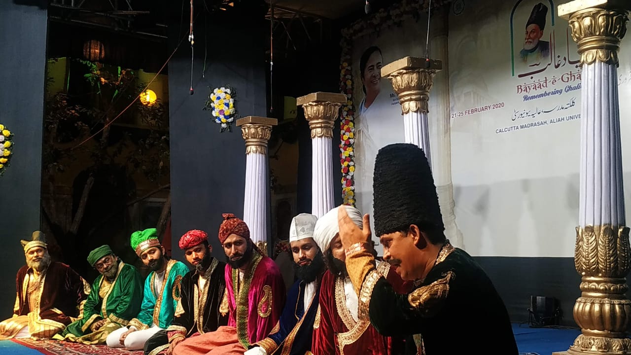 Sayeed Alam as Mirza Ghalib in the play Ghalib Aur Kalkatta