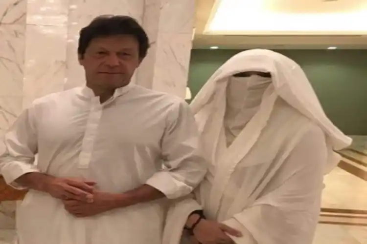 Imran Khan and his wife Bushra Bibi.