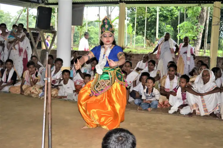 Ruzuwana participating in Krishna Raaslila