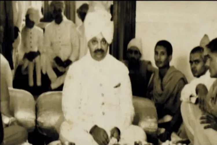 Maharaja Digvijaysinhji Ranjitsinhji Jadeja with Polish children