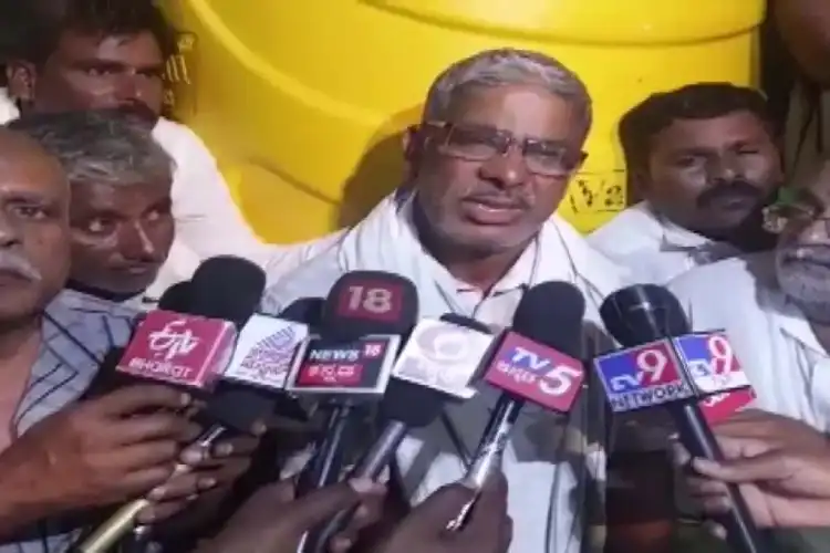 Shekarappa Gyanagoudar speaking to media persons