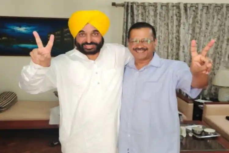 Bhagwant Mann with Arvind Kejriwal