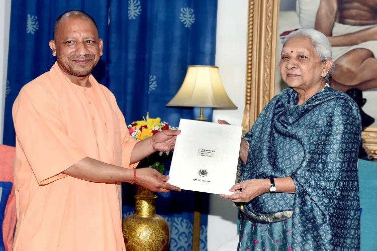 Yogi Adityanath tendering his resignation to Governor Anandiben Patel
