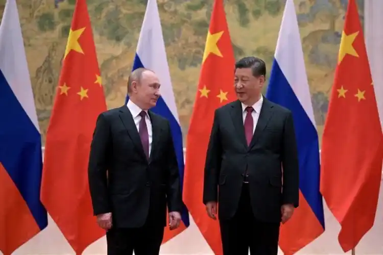 Russian President Vladimir Putin and Chinese President Xi Jingping. (File Photo)