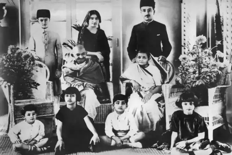 Mirza Ismail with Mahatma Gandhi