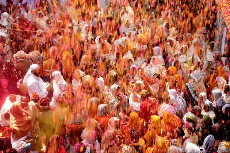 Holi brings joy and dignity to Widows of Vrindavan (Courtesy: Sulabh international)