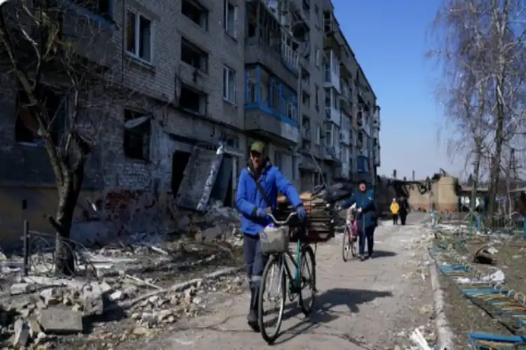 A scene from a devastated Ukrainian City (Twitter)