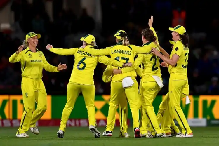 Australian players celebrate their victory at the ICC Women's World Cup. 