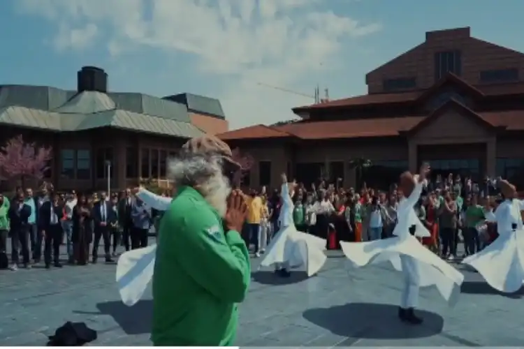 Sadhguru being welcomed in Istanbul with a Dervesh dance (Twitter)