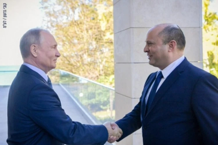 Israeli Prime Minister Naftali Bennett with Russian President Vladimir