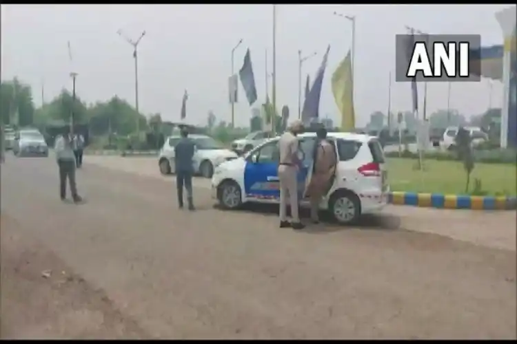 Punjab Police vehicle taking Tajinder Bagga to Mohali stopped by Haryana Police near Kurukshetra.