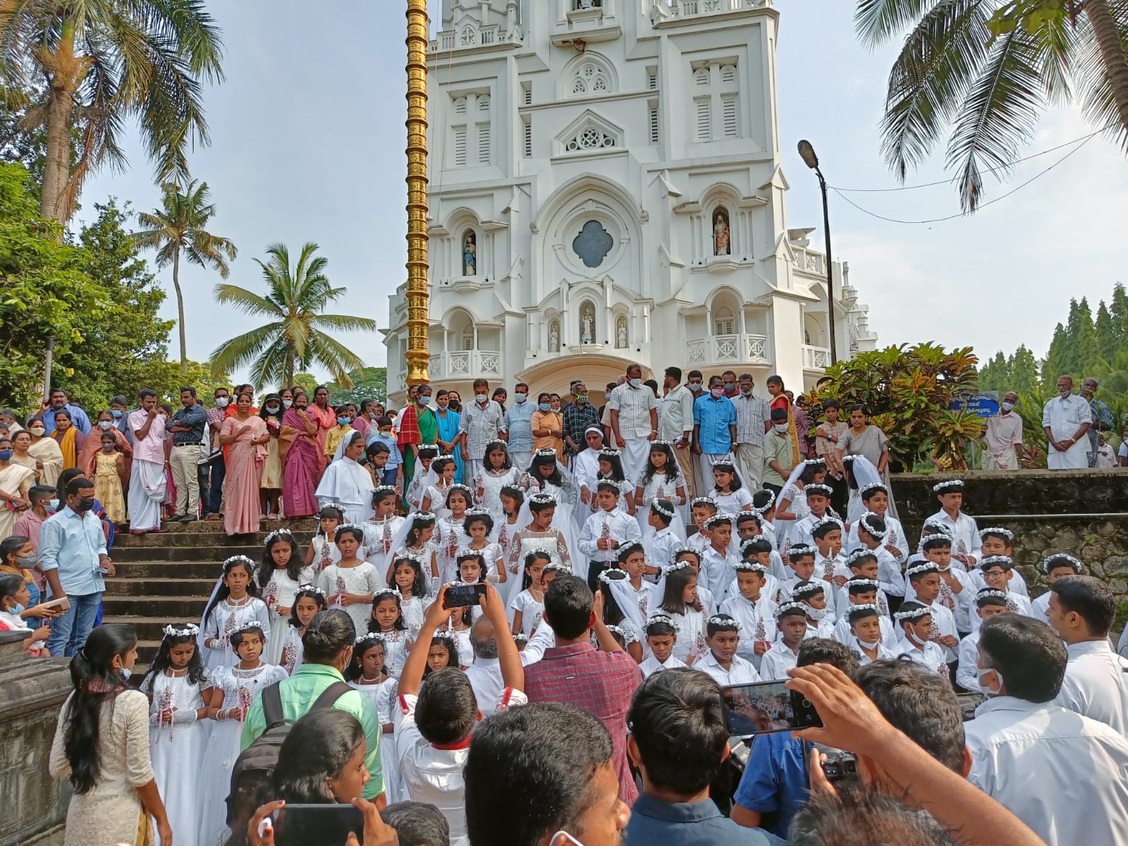 Kids receiving holy communion 