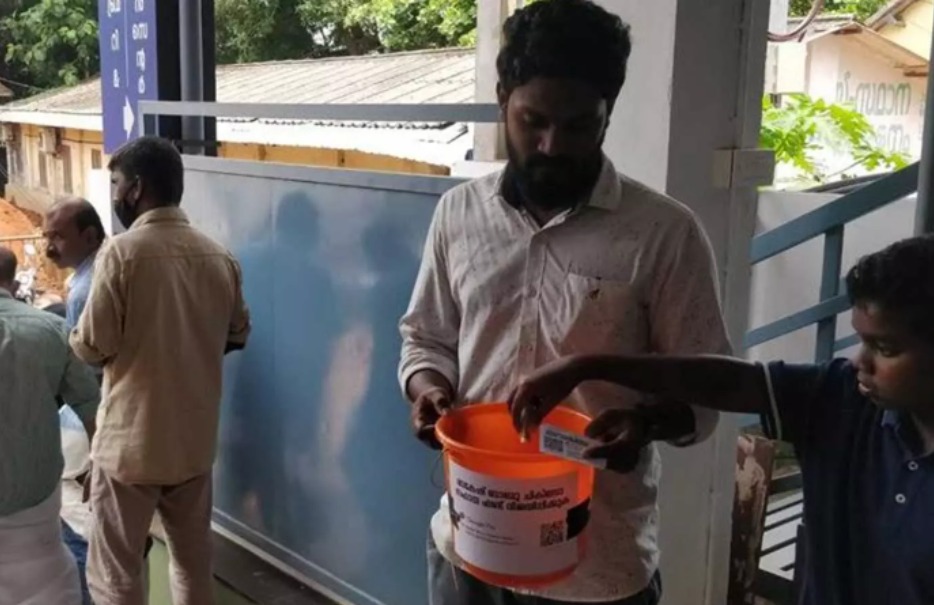 Volunteers raising funds for Ragesh in Malappuram 