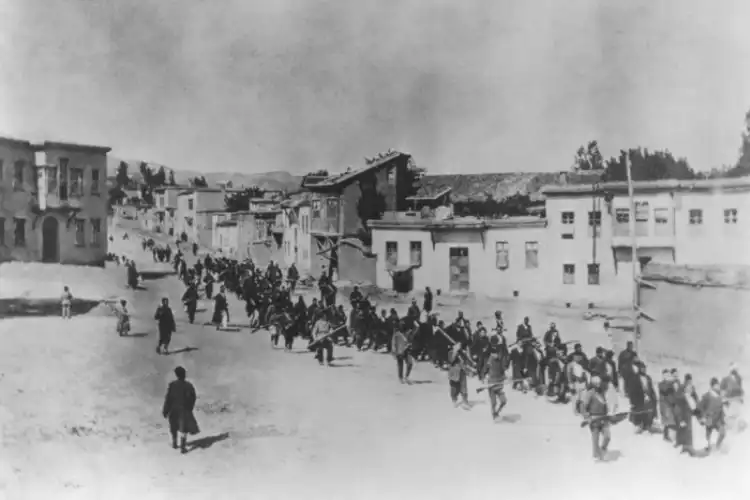 Armenians being marched for mass executions (Armenian archives)
