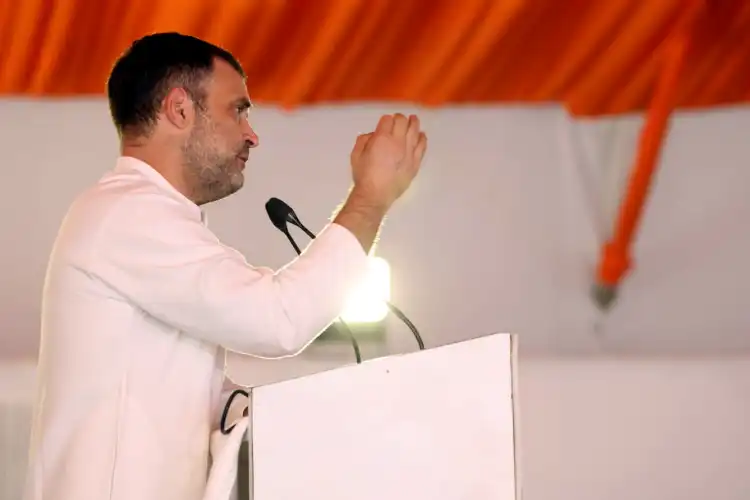 Rahul Gandhi addressing Congress party men