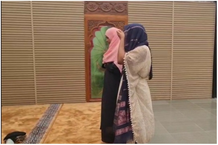 Women inside the special room in Jama masjid