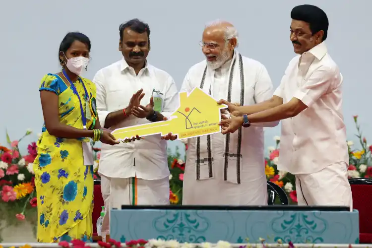 Prime Minister Narender Modi inaugurating projects