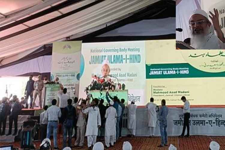 Maulana Mahmood Madani, President Jamit-e-ulema Hind, addressing the convention