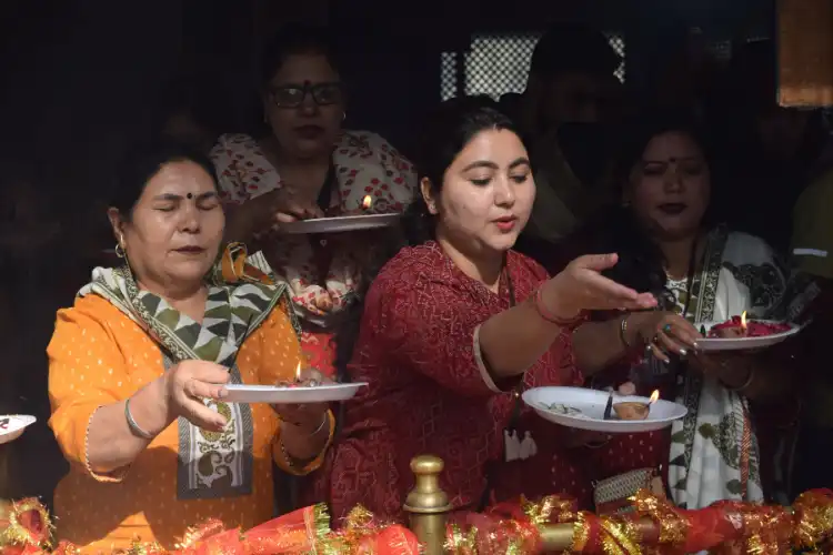 Women praying at Mata Kheer Bhawani temple (All pictures by Basit Zargar)