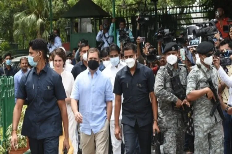 Rahul Gandhi entering the office of the Enforcement Directorate