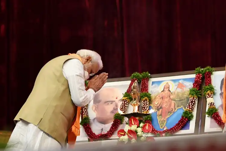 Prime Minister Narendra Modi paying tributes to  BJP ideologues