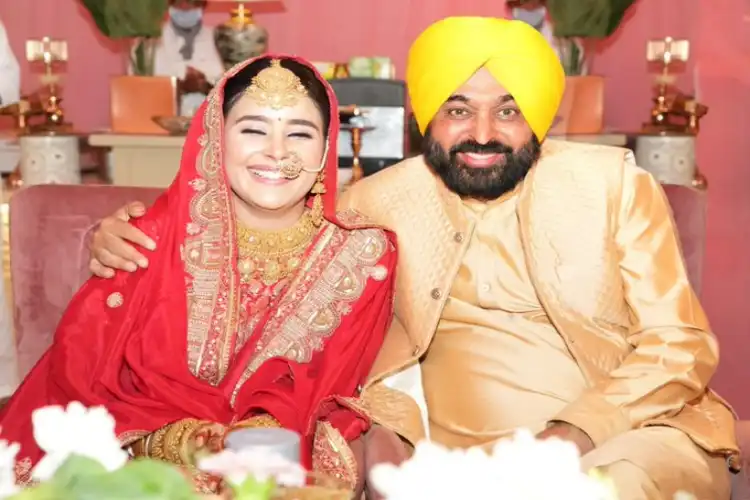 The first couple of Punjab: CM Bhagwant Mann  with wife Dr Gurpreet: Pic Courtesy: AAP Twitter